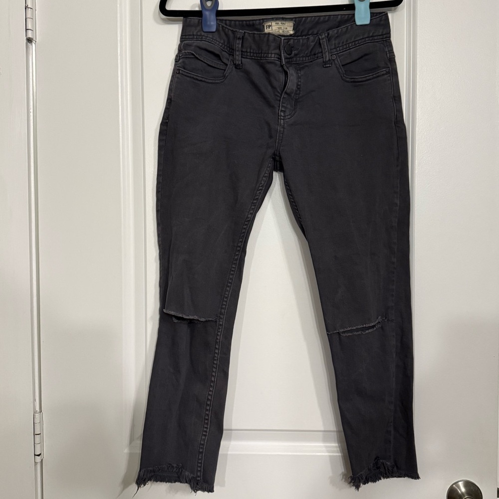 Free People Washed Black Distressed Mid Rise Skinny Crop Jeans Size 29